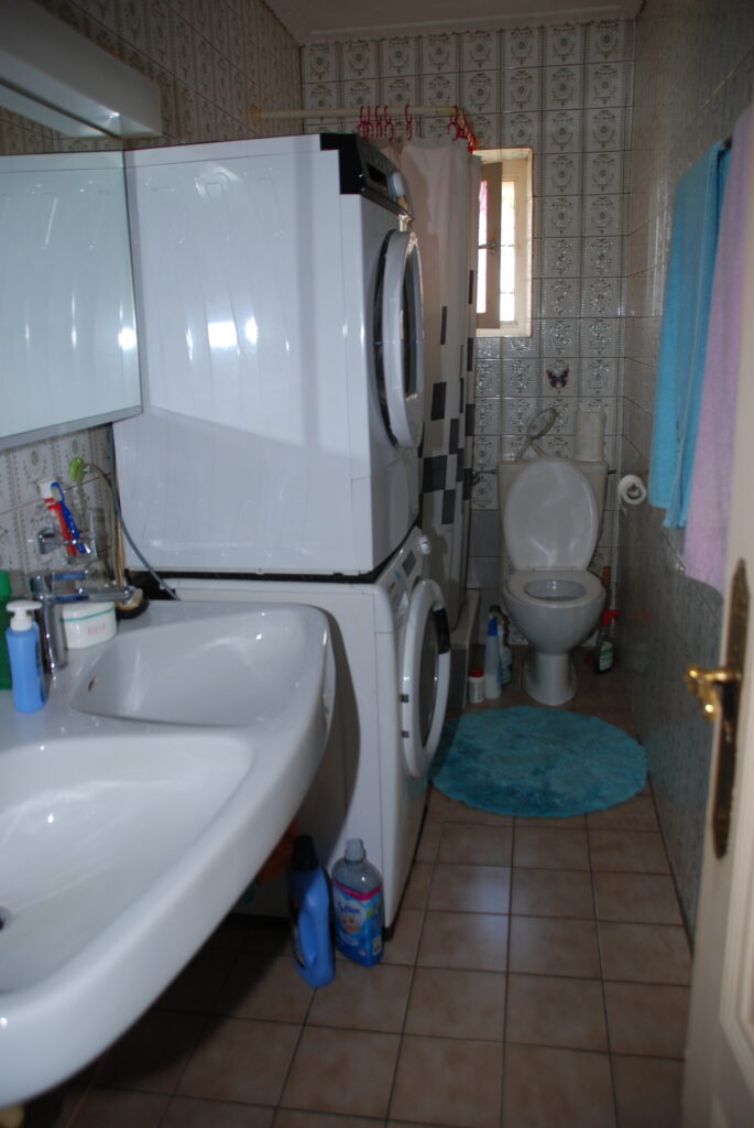 25 Douche + WC avec colonne de lavage