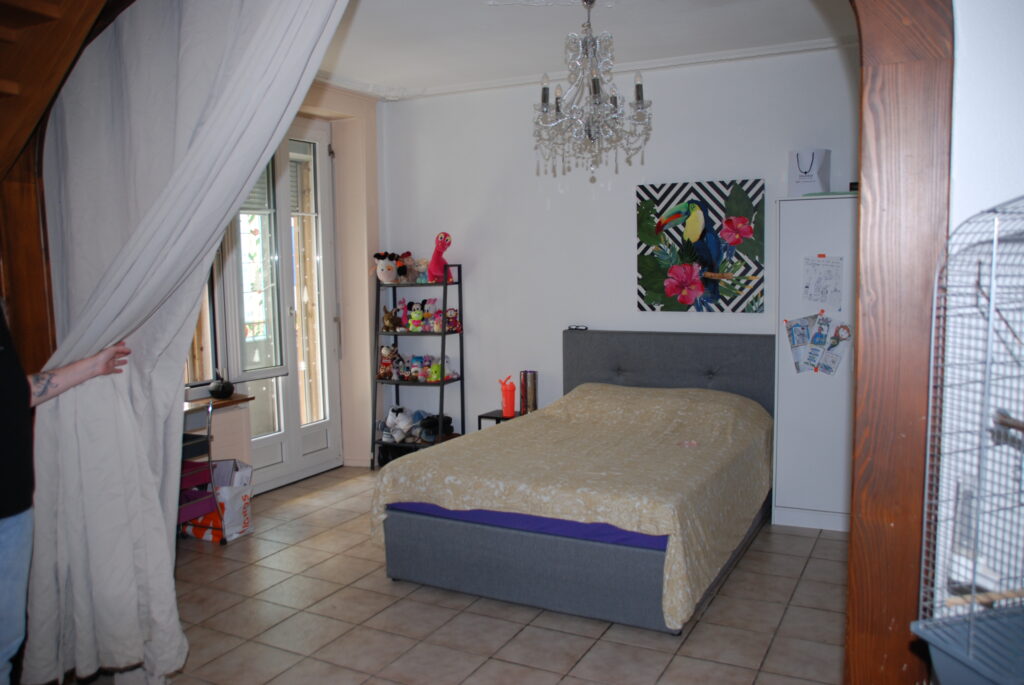 9 salon + chambre